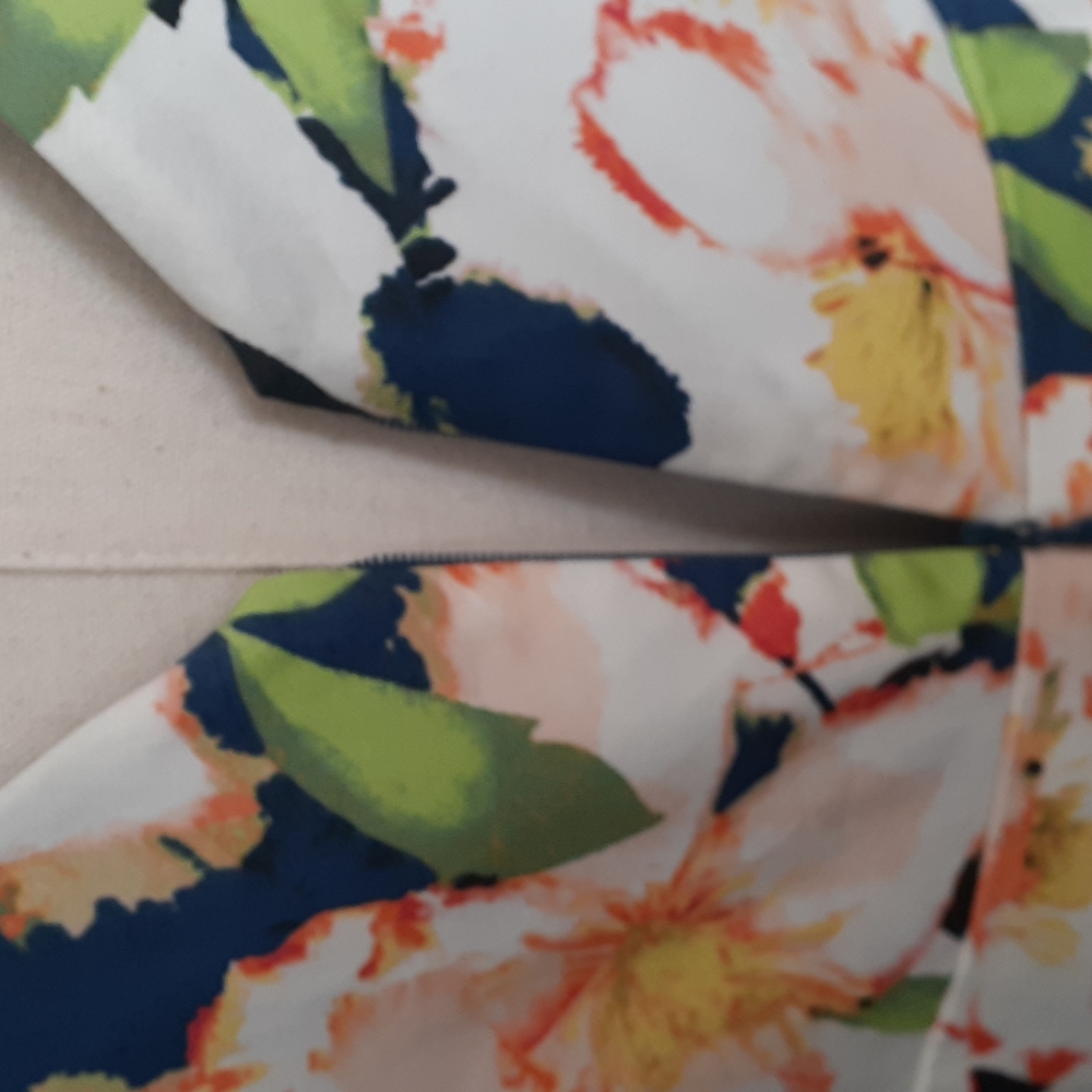 J.crew Cottagecore  fit and flare  floral vneck  dress size 8 - Picture 10 of 17